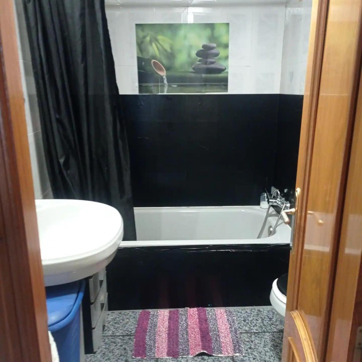 Estupenda Cama Grande, Recinto Ferial